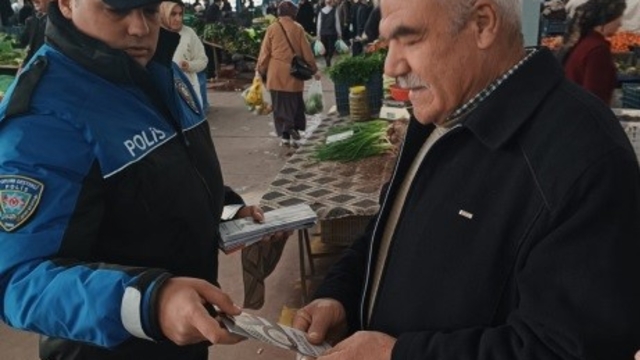 Polisten Niğde'de vatandaş ve öğrencilere yönelik bilgilendirme çalışmaları