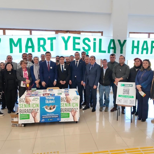 Yüreğir Kaymakamlığında Yeşilay Haftası standı açıldı