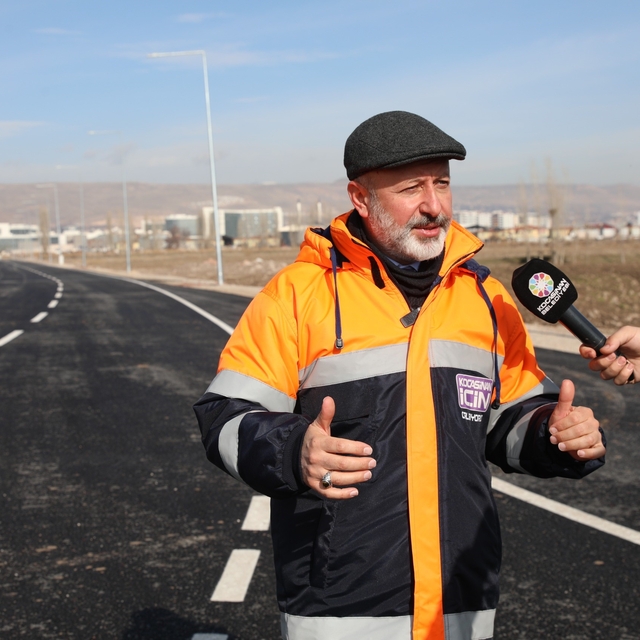 Başkan Çolakbayrakdar: "İlk ve tek çevreci asfalt freze aracımızla doğayı k...