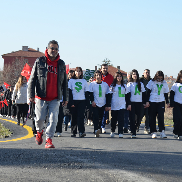 Kahramankazan'da öğrencilerden bağımlılığa karşı farkındalık yürüyüşü