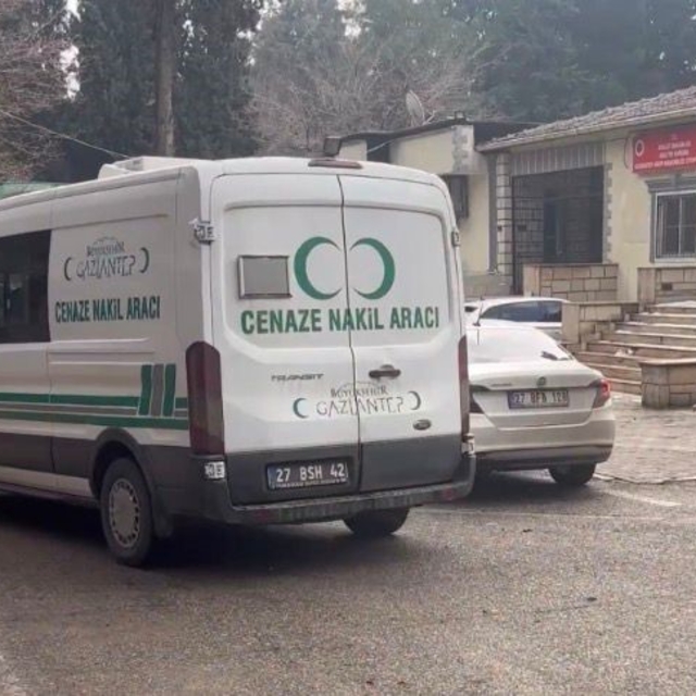 Halı fabrikasında makineye sıkışan işçi hayatını kaybetti
