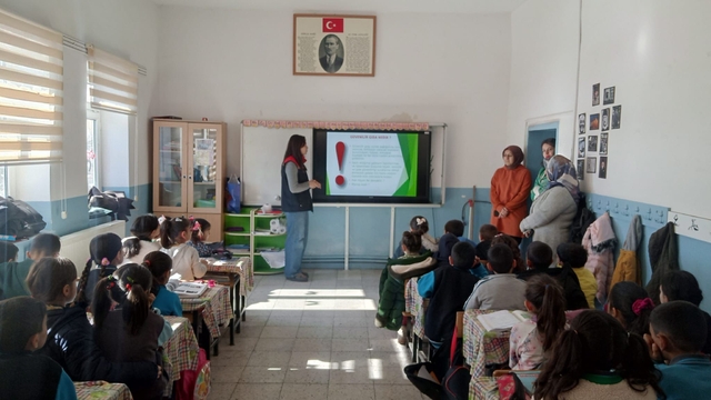 Kars'ta öğrencilere gıda güvenilirliği ve israfla mücadele eğitimi