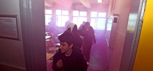 Osmangazi'de gerçeğini aratmayan yangın tatbikatı
Afet gerçeği okul bahçesi...