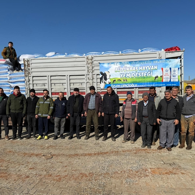 Başkan Çerçioğlu'ndan Karacasu'da küçük üreticilere yem desteği