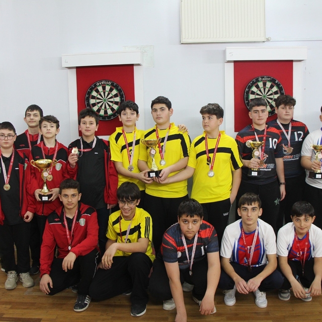 Hedefi 12 den vurdular
Yıldızlar dart müsabakaları tamamlandı