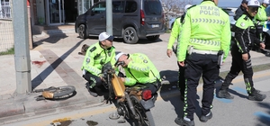 Kamyonete çarpan motosikletin sürücüsü öldü