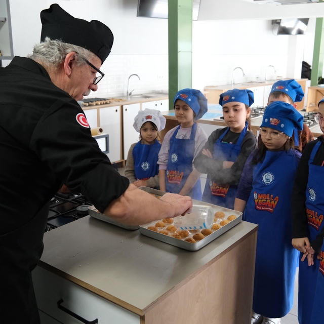 Ramazan tatlıları minik şeflerden