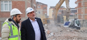 Samsun'un Canik ilçesinde depreme dayanıksız 741 binanın yıkımı sürüyor