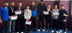 Çataklı öğrenciler Muay Thai İl Şampiyonası'nda derece elde etti