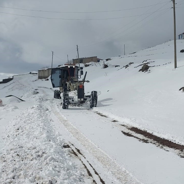 İl Özel İdaresi'nden yoğun kar mesaisi: Kapalı köy yolu kalmadı