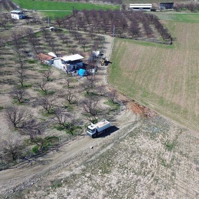 Battalgazi'de kırsal mahallelerde yol çalışmaları sürüyor