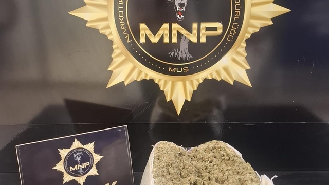 Muş'ta yolcu otobüsünde 2 kilo 72 gram skunk ele geçirildi