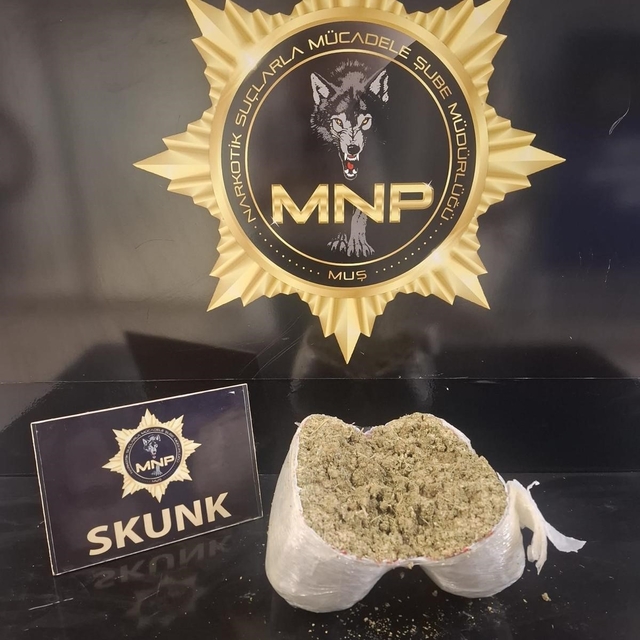 Muş'ta yolcu otobüsünde 2 kilo 72 gram skunk ele geçirildi