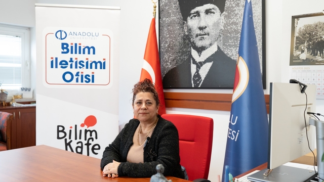 Doç. Dr. Kaya: "İşitme kaybı bir halk sağlığı meselesidir"
Eskişehir Anadolu Üniversitesi Engelliler Entegre Yüksekokulu Müdürü Doç. Dr. Zehranur Kaya;
"İşitme kaybı, özellikle yaşamın ilk yıllarında fark edilmediğinde çocukların konuşma ve dil gelişiminde gecikmelere yol açıyor"