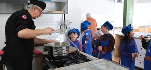 Ramazan tatlıları minik şeflerden