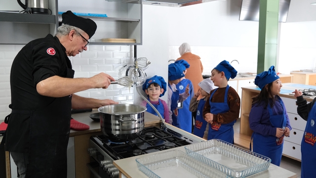 Ramazan tatlıları minik şeflerden