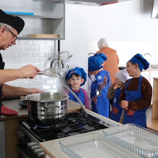 Ramazan tatlıları minik şeflerden