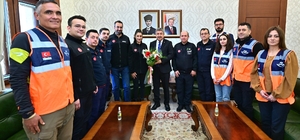 Vali Yılmaz'dan deprem gerçeğiyle ilgili önemli mesaj; "Toplumun afetlere karşı bilinçlendirilmesi ve hazırlıklı hâle getirilmesinin hayati bir gerekliliktir"