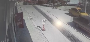 Kontrolden çıkan vincin otomobilleri sürüklediği anlar kamerada