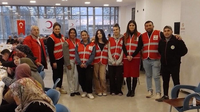 Sarıgöl'de Kızılay'dan gönülleri ısıtan iftar seferberliği
