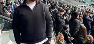 Kocaelispor tribünündeki kaçak Beşiktaşlı için suç duyurusu Kocaelispor: "Provokatif paylaşımlar yaptığı görüldü. Suç duyurusunda bulunuldu"