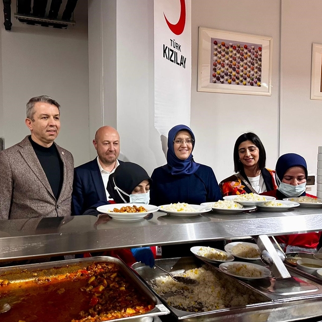 Türk Kızılay'dan üniversitelilere gönül sofrası