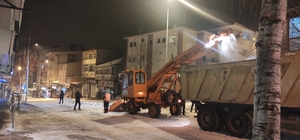 Ardahan Belediyesi karla mücadelesini sürdürüyor