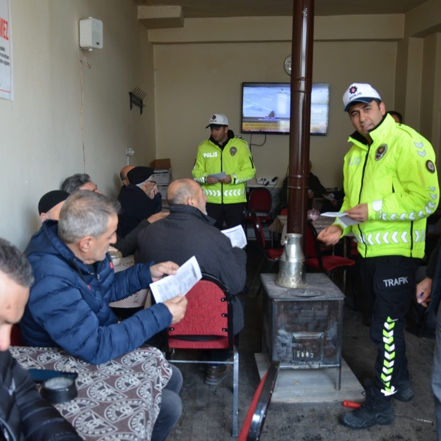Erzincan Tercan'da trafik ekipleri sahada