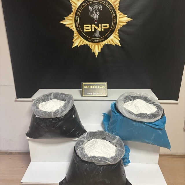 Balıkesir polisi 72 kilogram uyuşturucu madde yakaladı
