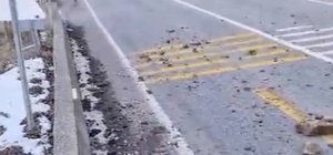 Gümüşhane- Giresun kara yolu heyelan nedeniyle ulaşıma kapandı