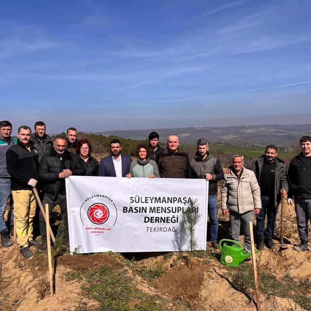 Tekirdağ'da basın mensupları fidan dikti