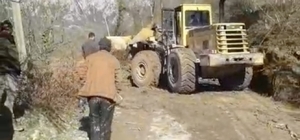 Kastamonu'da heyelanın kapattığı köy yolu ulaşıma açıldı