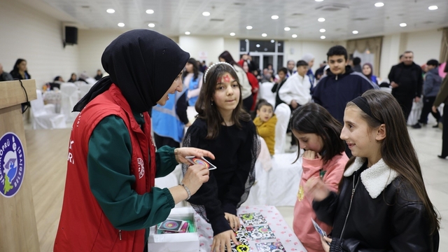 Vezirköprü'de yetim çocuklar için iftar programı