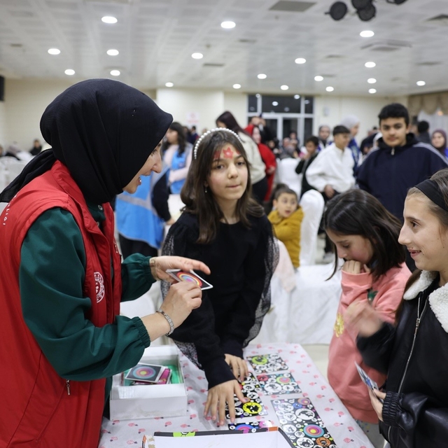 Vezirköprü'de yetim çocuklar için iftar programı