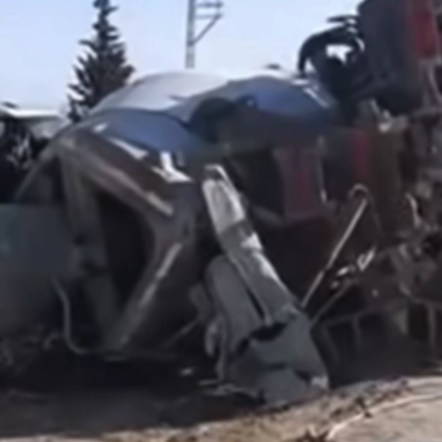 Devrilen beton mikserinin sürücüsü hayatını kaybetti