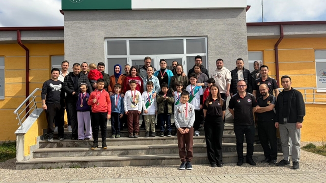 7'den 70'e 'Satranç Turnuvası'nda ter döktü