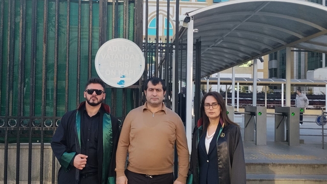 Muay Thai Federasyon Başkanı'na bıçaklı saldırı davasında karar: Tutuklu sanıklara 17 buçuk yıl hapis
Tutuksuz sanıklar beraat ederken, kararın istinaf yolu açık bırakıldı