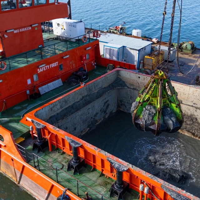 Körfez'den 1 milyon ton çamur çıkarıldı