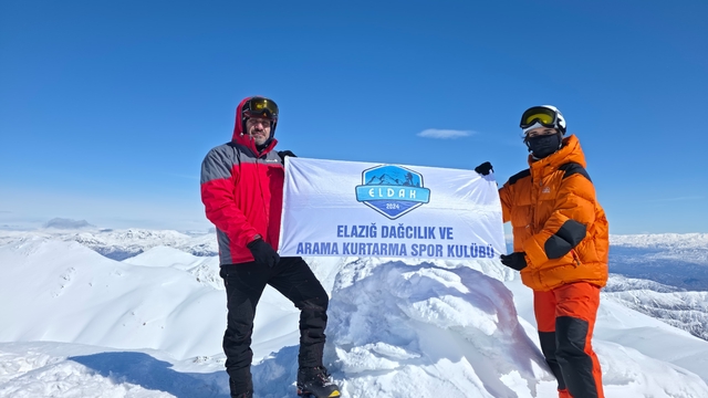 Elazığ'da dağcılık tarihine geçen tırmanış: 15 yaşındaki sporcu Akdağ zirvesine çıktı
