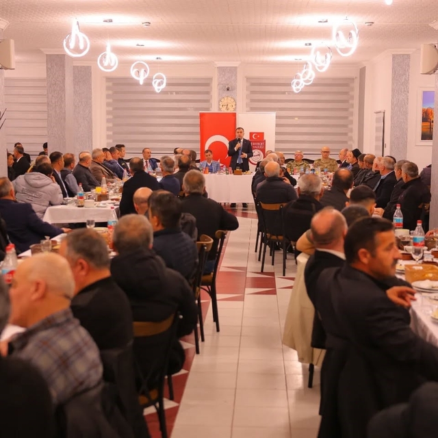 Vali Eldivan: "Valiler, milletvekilleri, muhtarlar gelip geçici; hizmet kal...