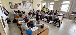 Öğrenci ve öğretmenlere trafik eğitimi verildi