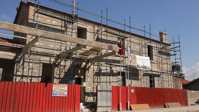 İncirliova'daki tarihi istasyon binası aslına uygun restorasyonla yenileniyor