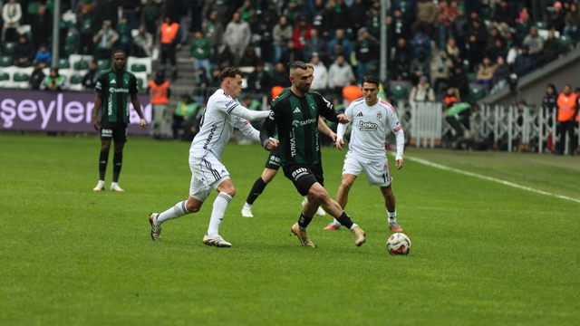 Kocaelispor ligde ikici yarıya daha iyi başladı
Ligin ilk yarısında 2, ikinci yarısında 7 puan topladı
Genelde düşüş, 7 hafta karşılaşmalarında yükseliş var