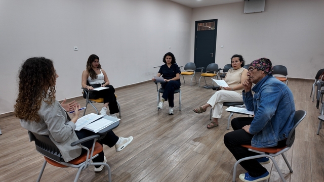 Efeler'in Psikososyal Destek Merkezleri vatandaşlara dokunmaya devam ediyor