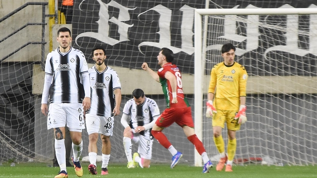 Altay zorlu virajlarda