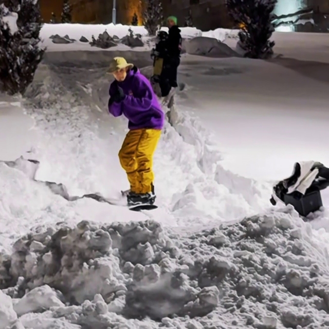 Erzurum kalesi önünde snowboard gösterisi