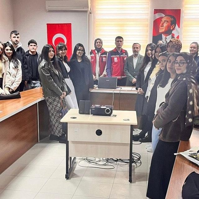 Elazığ'da  üniversite öğrencilerine hizmet modelleri tanıtımı
