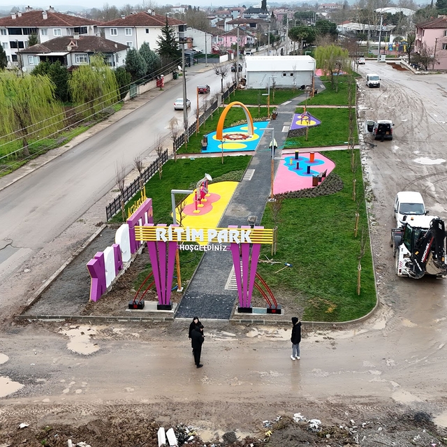 Söğütlü'de müzikli parkın inşaatına sona gelindi