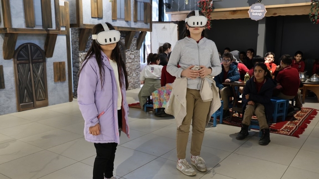 Kartepe'de öğrenciler gelenekle teknolojiyi bir arada yaşadı