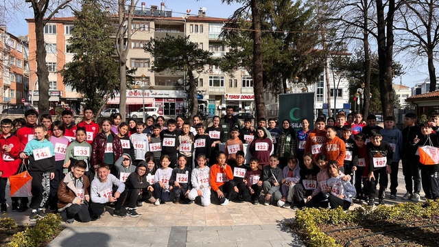 Tokat'ta oryantiring turnuvası sporcularına Yeşilay tanıtıldı